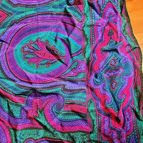 ⚡️5 For $10⚡️Vibrant vintage scarf square - Picture 2 of 3